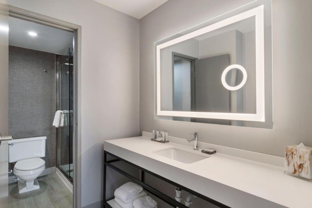Houston Marriott North Hotell Exteriör bild